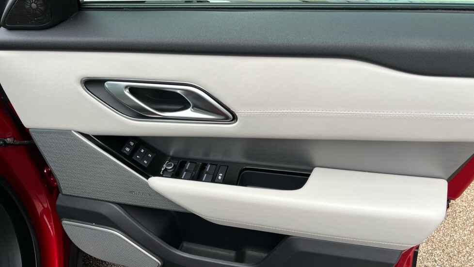Used Land Rover Range Rover Velar 2021 for sale - 76869212: Photo 34