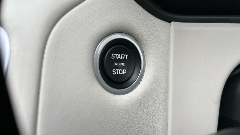 Used Land Rover Range Rover Velar 2021 for sale - 76869212: Photo 41