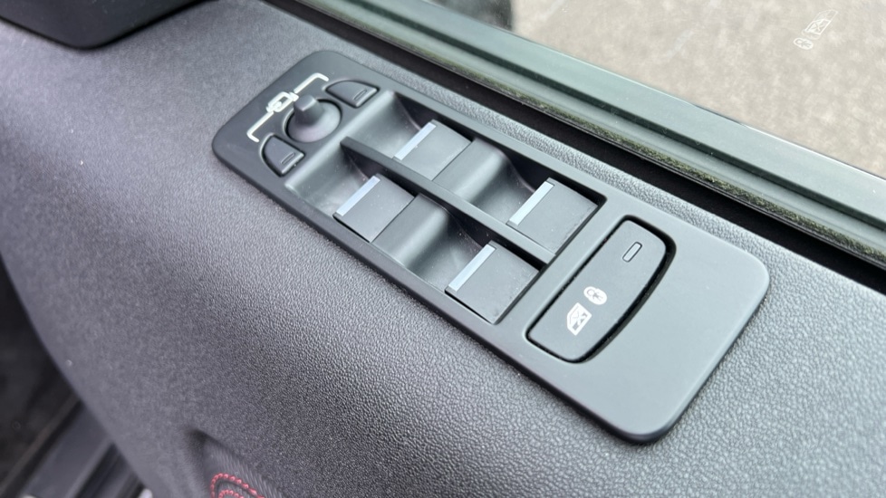 Used Land Rover Discovery Sport 2022 for sale - 76044425: Photo 35