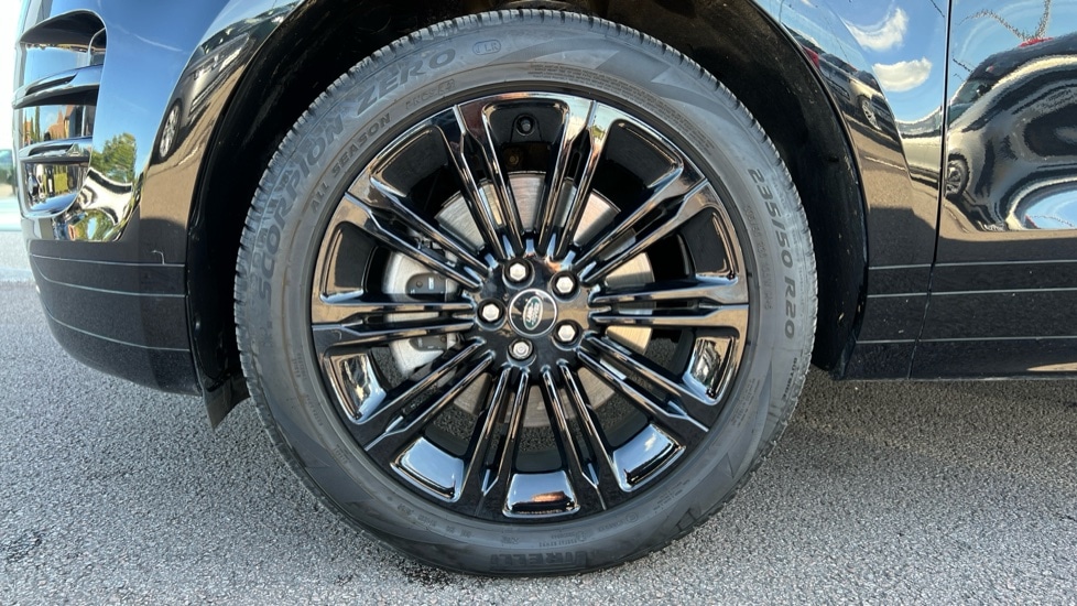 Used Land Rover Range Rover Evoque 2025 for sale - 76870769: Photo 32