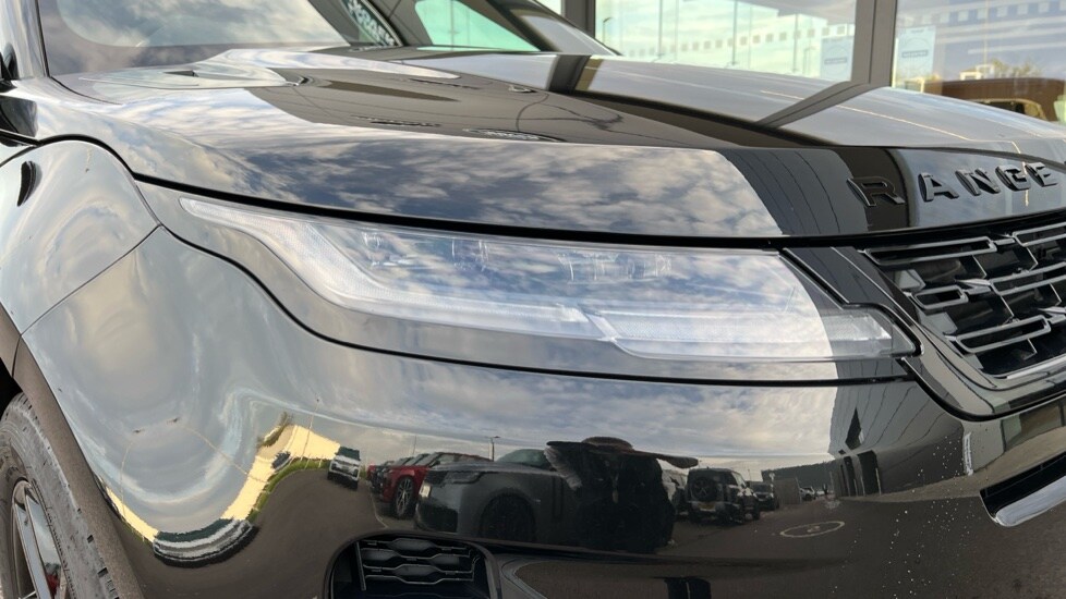 Used Land Rover Range Rover Evoque 2025 for sale - 76044507: Photo 17