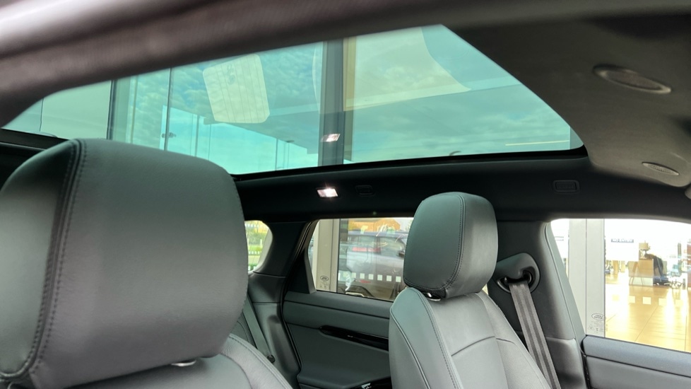 Used Land Rover Range Rover Evoque 2025 for sale - 76044507: Photo 21