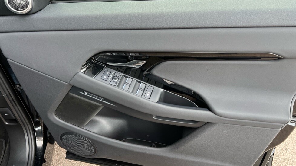 Used Land Rover Range Rover Evoque 2025 for sale - 76044507: Photo 34