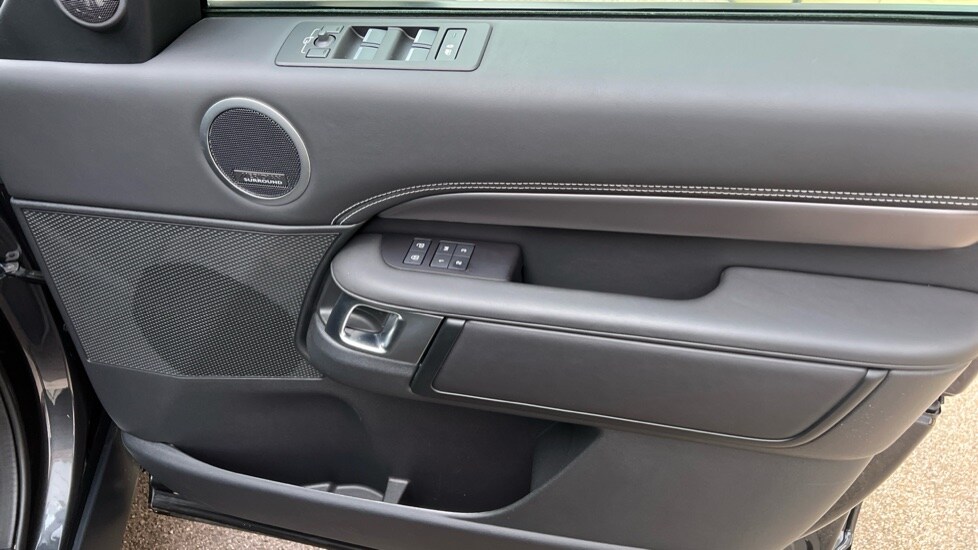 Used Land Rover Discovery 2025 for sale - 76937558: Photo 34