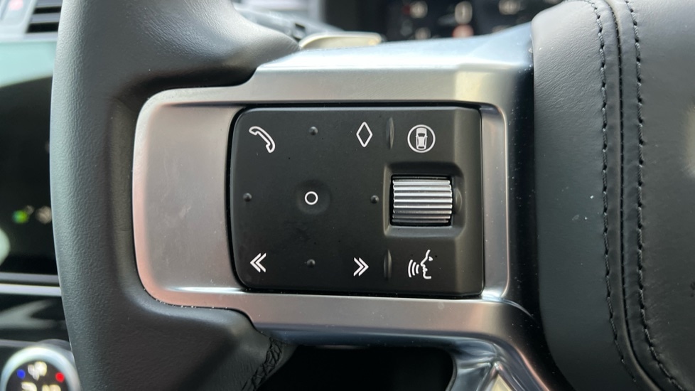 Used Land Rover Discovery 2025 for sale - 76937558: Photo 37