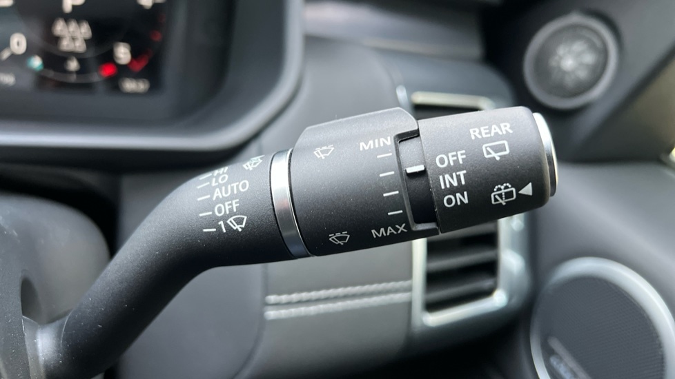 Used Land Rover Discovery 2025 for sale - 76937558: Photo 39