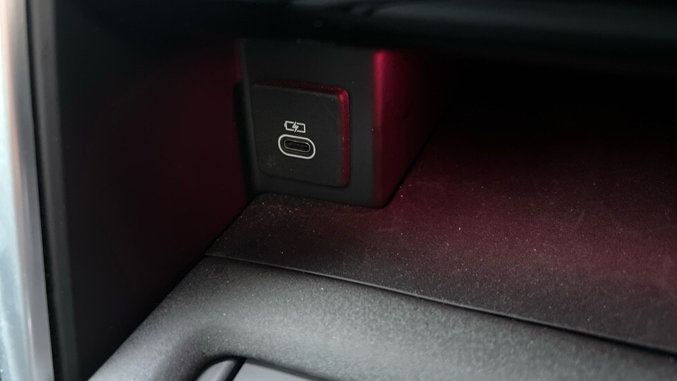 Used Land Rover Discovery 2025 for sale - 76937558: Photo 48