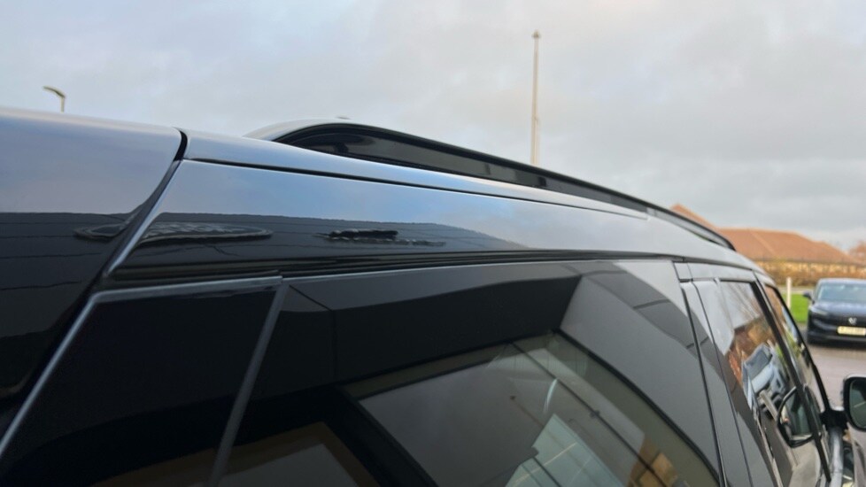 Used Land Rover Discovery 2025 for sale - 76937558: Photo 61