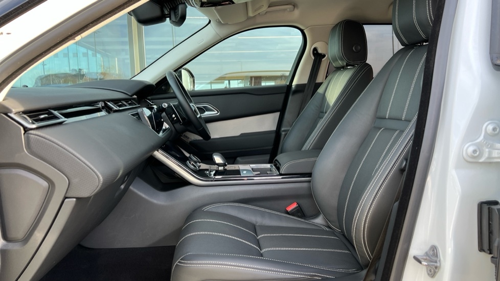 Used Land Rover Range Rover Velar 2022 for sale - 76873812: Photo 3