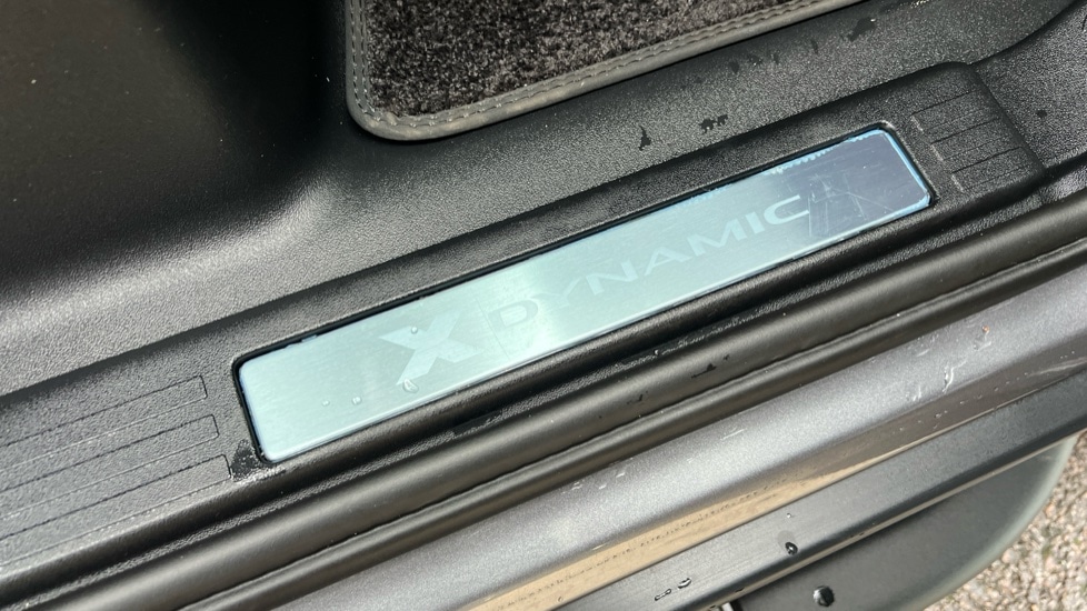 Used Land Rover Defender 2024 for sale - 76999520: Photo 24