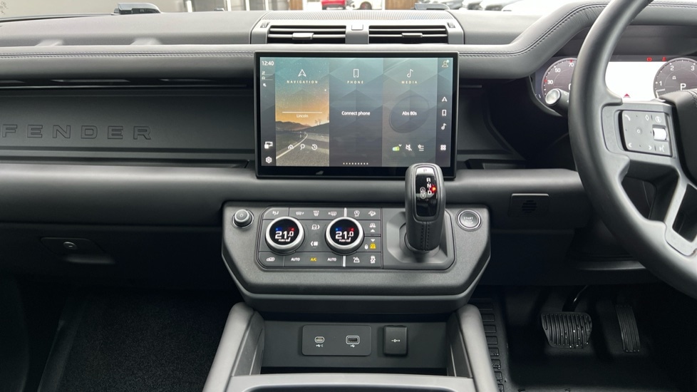 Used Land Rover Defender 2024 for sale - 76999520: Photo 29
