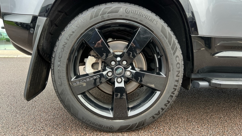 Used Land Rover Defender 2024 for sale - 76999520: Photo 31