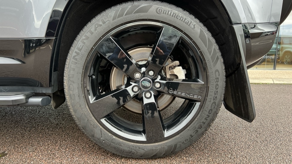 Used Land Rover Defender 2024 for sale - 76999520: Photo 33
