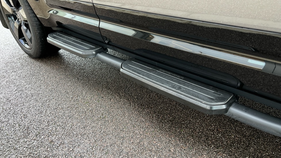 Used Land Rover Defender 2024 for sale - 76999520: Photo 37