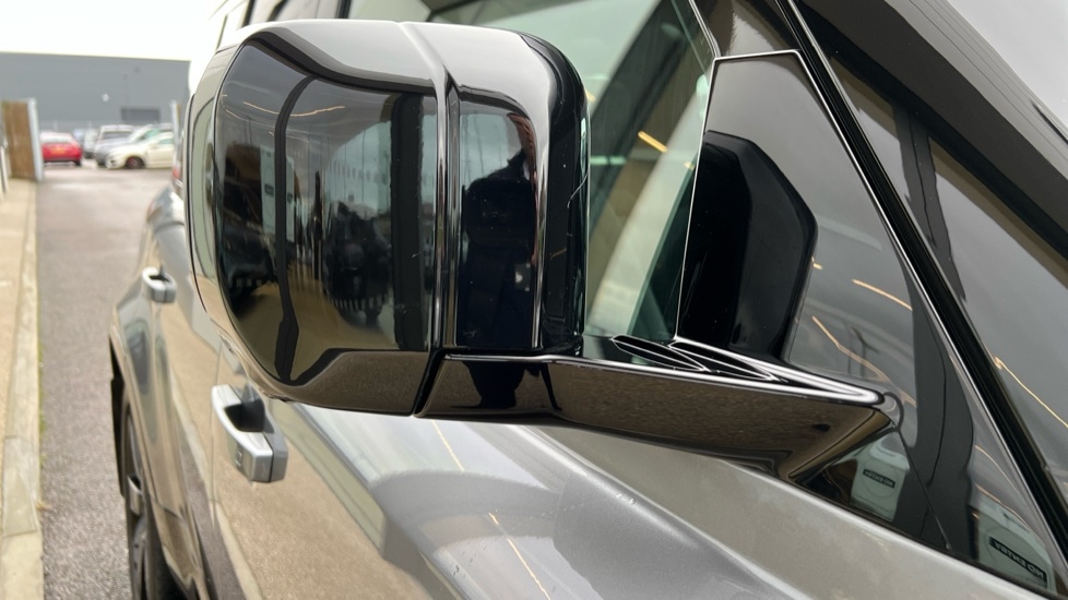 Used Land Rover Defender 2024 for sale - 76999520: Photo 57