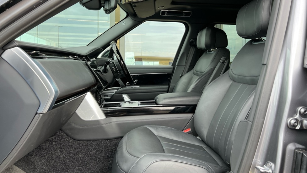 Used Land Rover Range Rover 2024 for sale - 76459046: Photo 3