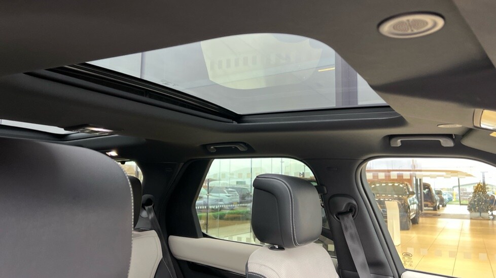 Used Land Rover Discovery 2022 for sale - 76954328: Photo 21