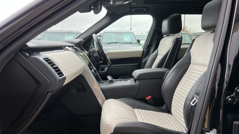 Used Land Rover Discovery 2022 for sale - 76954328: Photo 3