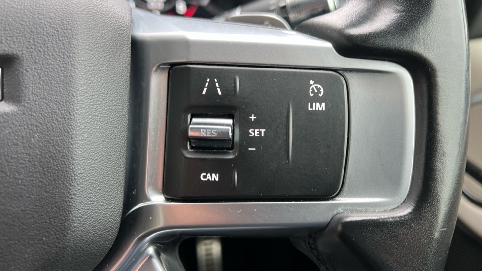 Used Land Rover Discovery 2022 for sale - 76954328: Photo 37