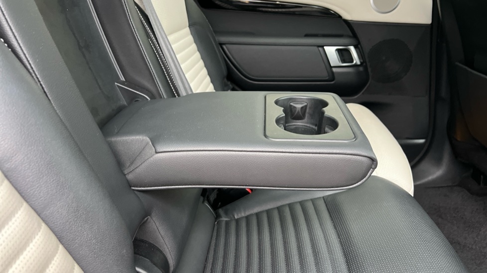 Used Land Rover Discovery 2022 for sale - 76954328: Photo 48