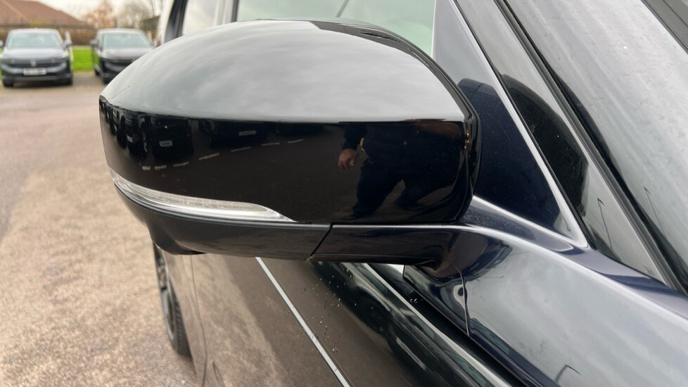 Used Land Rover Discovery 2022 for sale - 76954328: Photo 51