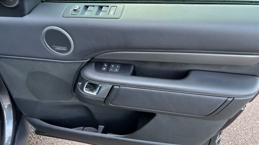 Used Land Rover Discovery 2020 for sale - 76874919: Photo 34