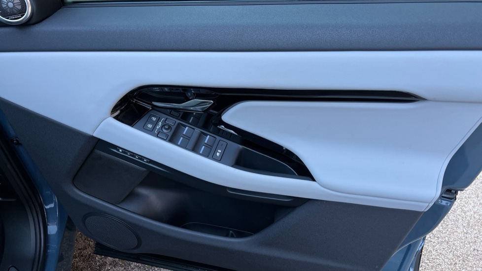 Used Land Rover Range Rover Evoque 2023 for sale - 76874917: Photo 34