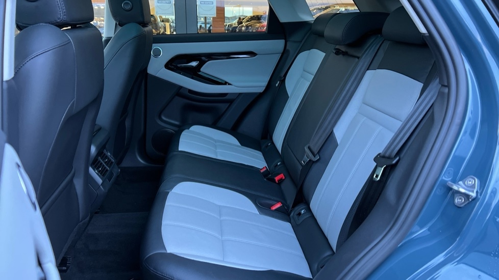 Used Land Rover Range Rover Evoque 2023 for sale - 76874917: Photo 4