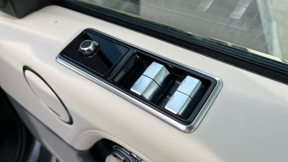 Used Land Rover Range Rover 2021 for sale - 76869732: Photo 35