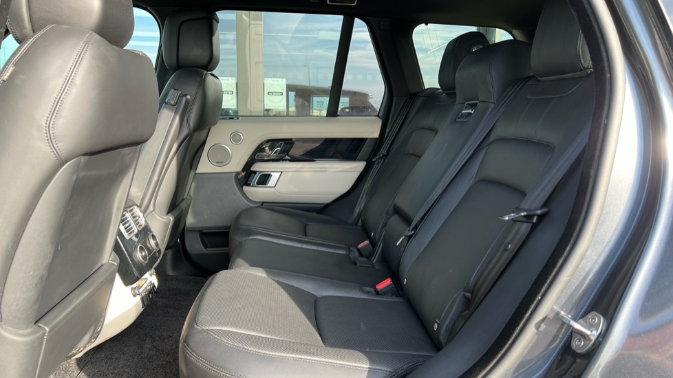 Used Land Rover Range Rover 2021 for sale - 76869732: Photo 4