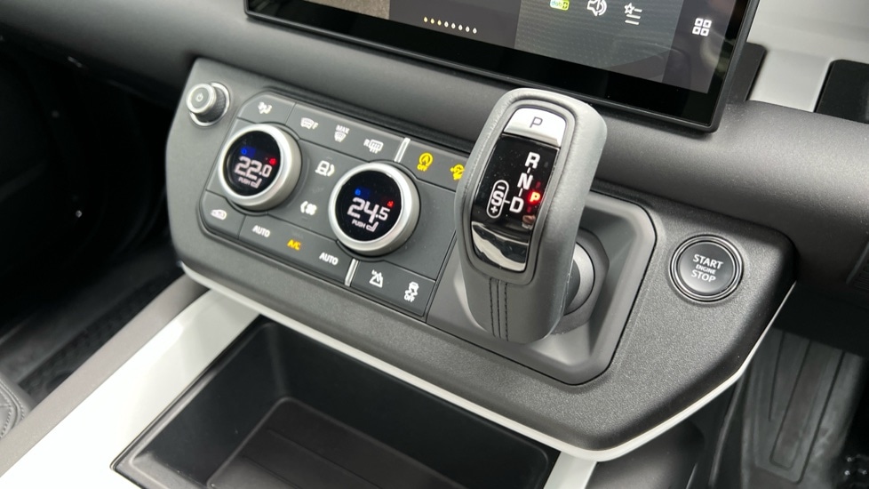 Used Land Rover Defender 2025 for sale - 76410614: Photo 13
