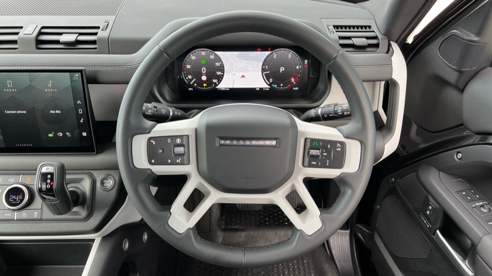 Used Land Rover Defender 2025 for sale - 76410614: Photo 15