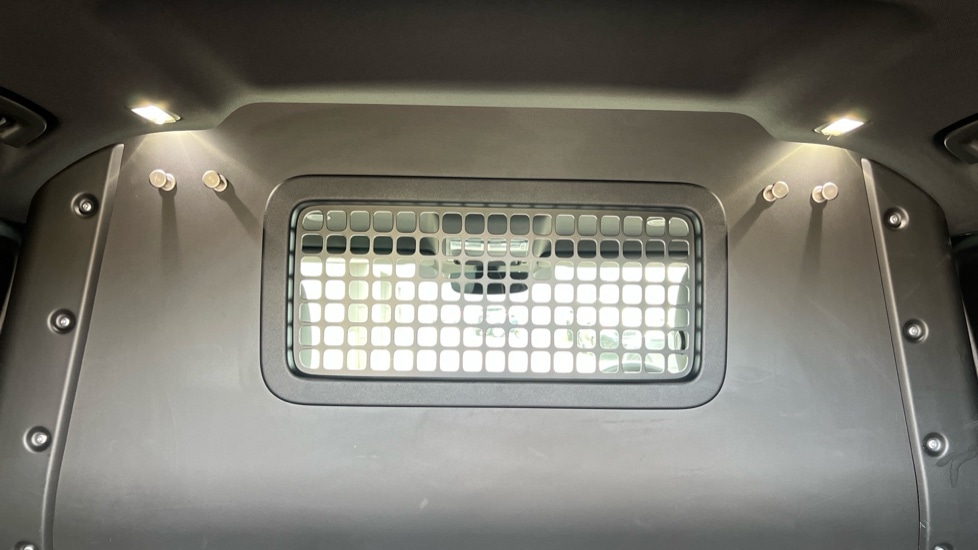 Used Land Rover Defender 2025 for sale - 76410614: Photo 18