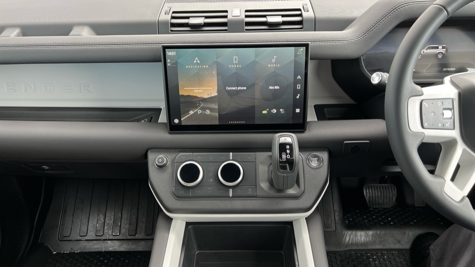 Used Land Rover Defender 2025 for sale - 76410614: Photo 29