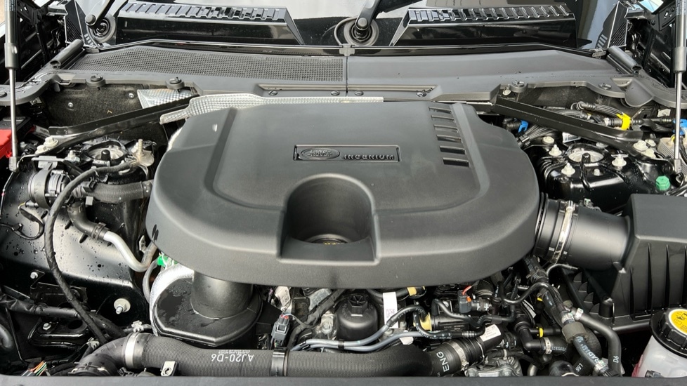 Used Land Rover Defender 2025 for sale - 76410614: Photo 30