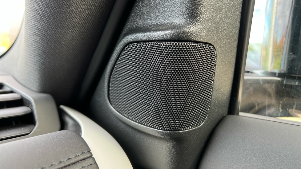 Used Land Rover Defender 2025 for sale - 76410614: Photo 35