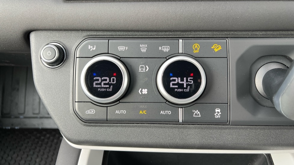 Used Land Rover Defender 2025 for sale - 76410614: Photo 42