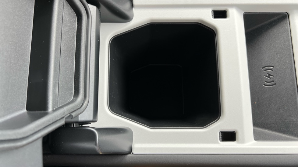 Used Land Rover Defender 2025 for sale - 76410614: Photo 47