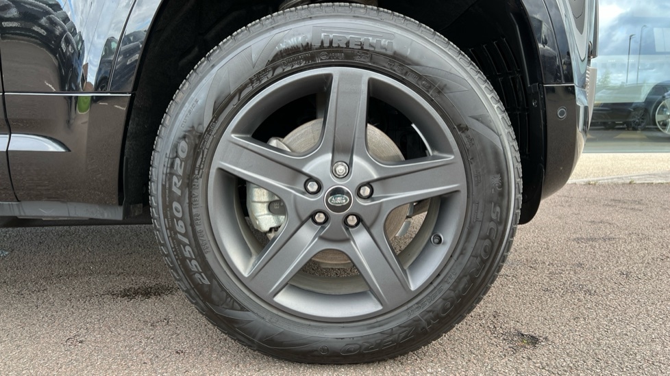 Used Land Rover Defender 2025 for sale - 76410614: Photo 8