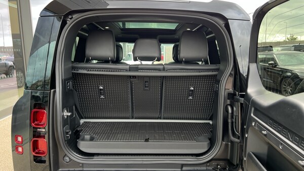 Used Land Rover Defender 2025 for sale - 76086705: Photo 10