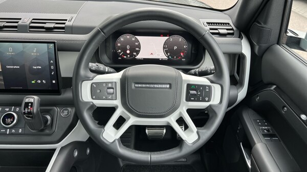 Used Land Rover Defender 2025 for sale - 76086705: Photo 15