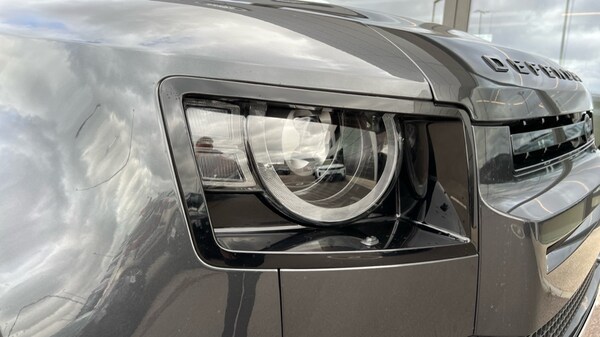 Used Land Rover Defender 2025 for sale - 76086705: Photo 17