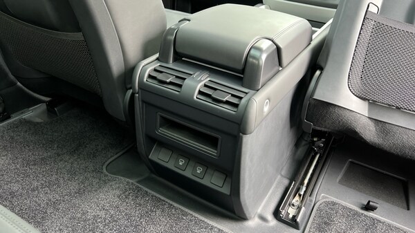Used Land Rover Defender 2025 for sale - 76086705: Photo 18