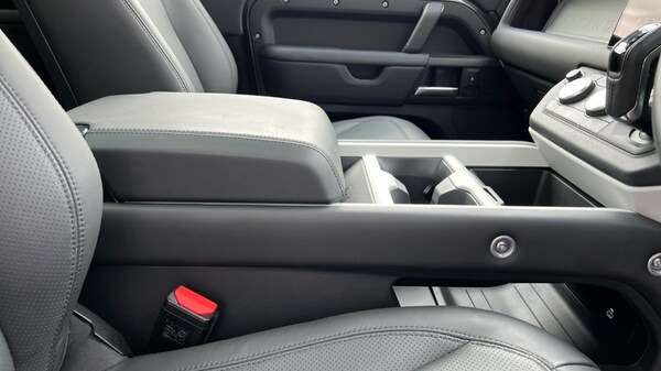 Used Land Rover Defender 2025 for sale - 76086705: Photo 22