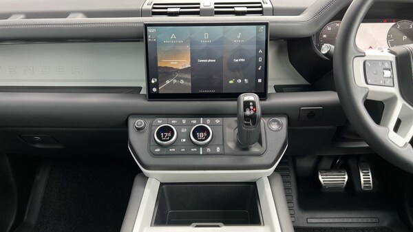 Used Land Rover Defender 2025 for sale - 76086705: Photo 29