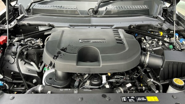 Used Land Rover Defender 2025 for sale - 76086705: Photo 30