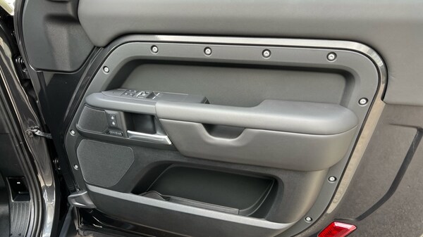 Used Land Rover Defender 2025 for sale - 76086705: Photo 35