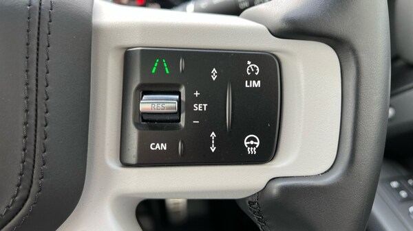Used Land Rover Defender 2025 for sale - 76086705: Photo 38