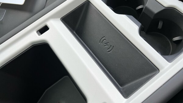 Used Land Rover Defender 2025 for sale - 76086705: Photo 47