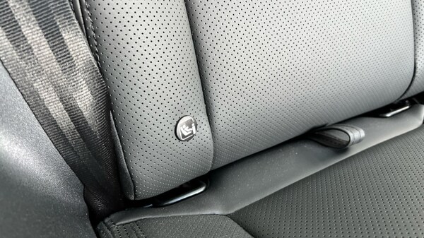 Used Land Rover Defender 2025 for sale - 76086705: Photo 49
